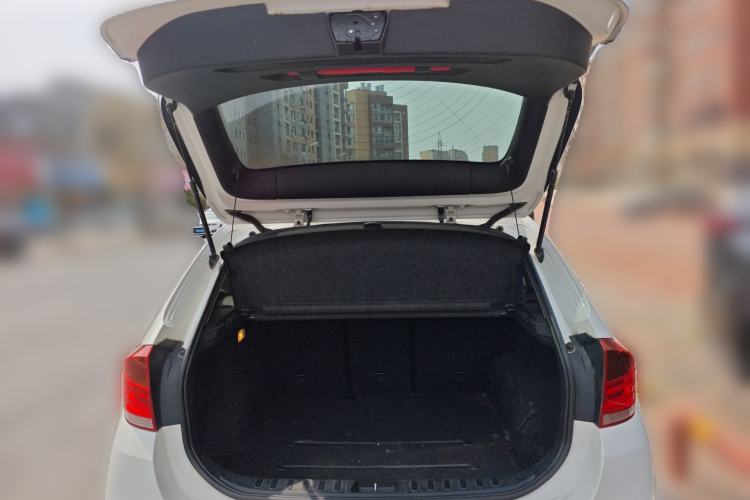 Used BMW X1 2012 sDrive18i Fashion Model Trunk