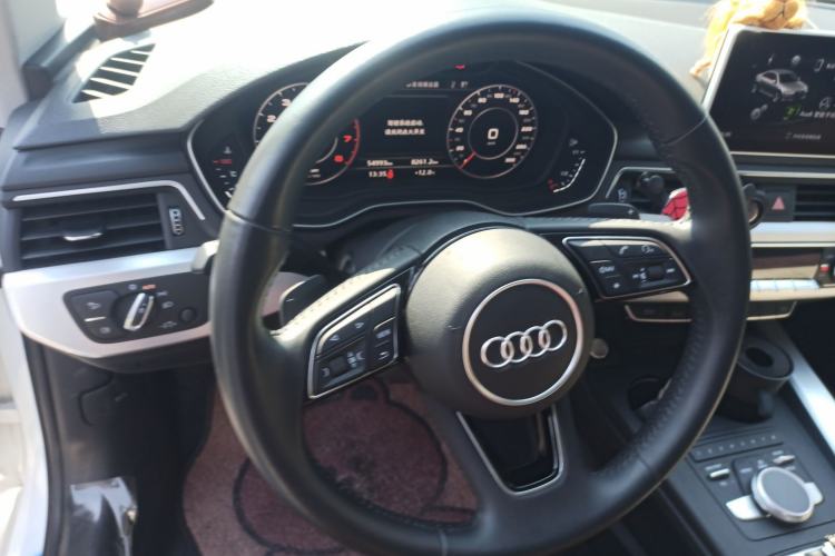 Used Audi A4L 2019 40 TFSI Fashion Edition China VI Emission Standard