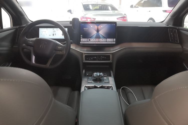 Used BYD Song L DM-i 2025 Intelligent Driving Version 112 km Leading Trim Center Console