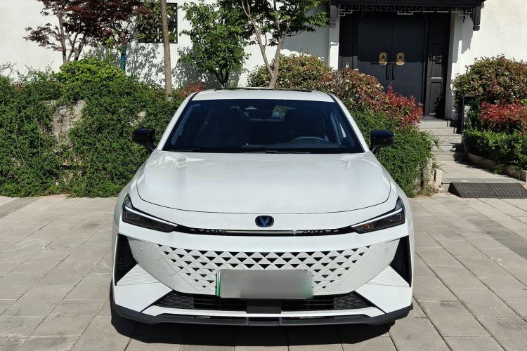 Used CHANGAN UNI-V iDD 2024 Blue Whale Smart Electric iDD 136km ZhiKu Model
