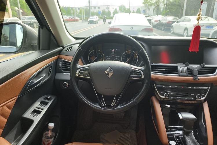 Used BORGWARD BX7 2016 28T Four-Wheel Drive Flagship Version 5 Seats Steering Wheel