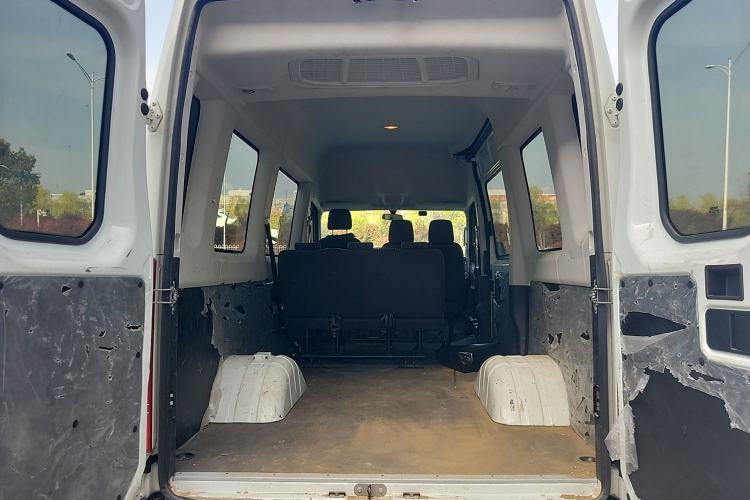 Used Iveco Eurocargo 2021 2.0T Manual Super Rui Long Wheelbase Short Overhang High Roof Side-Sliding Door F1A Trunk