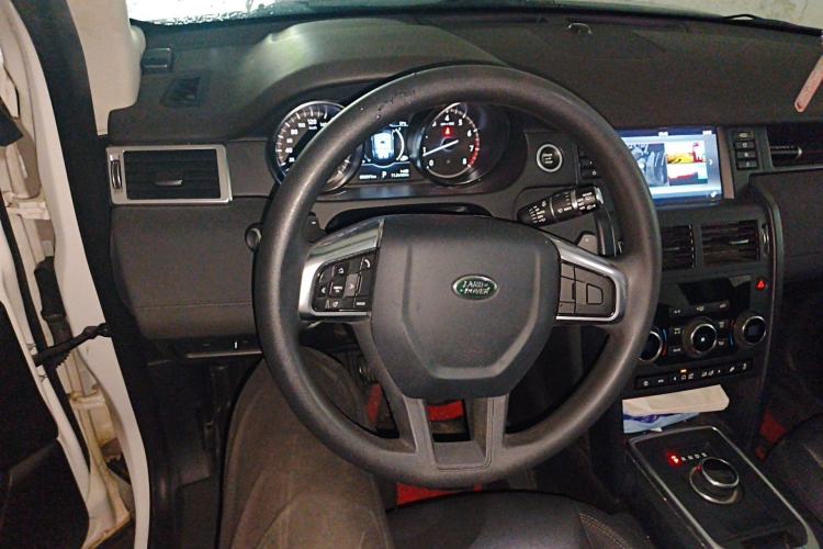 Used Land Rover Discovery Sport 2018 240 PS PURE Edition Steering Wheel