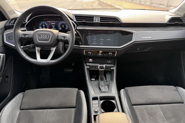 Used Audi Q3 2021 35 TFSI Progressive Dynamic Edition
