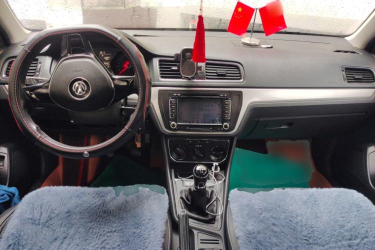 Used Volkswagen Lavida 2015 1.6L Manual Comfort Edition
