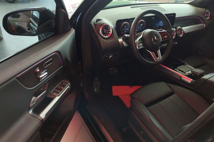 Used Mercedes-Benz GLB 2022 Updated GLB 200 Fashion Edition
