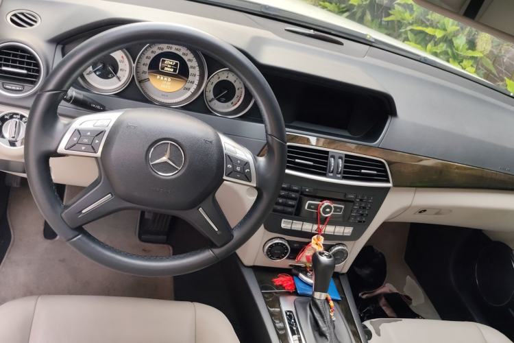 Used Mercedes-Benz C-Class 2011 C 200 CGI Fashion Model