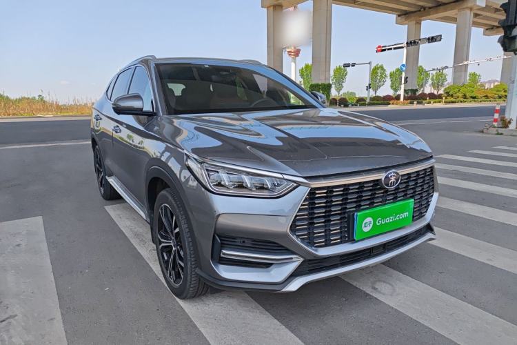 Used BYD Song PLUS 2020 1.5T Automatic Prestige Version Front Right 45 Deg