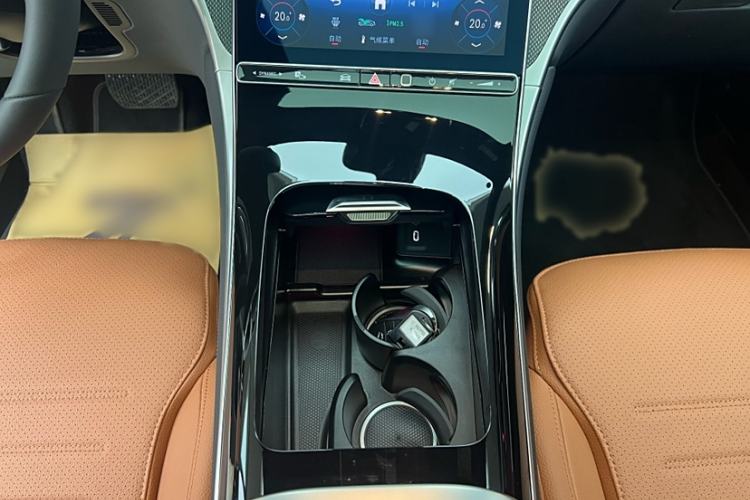 Used Mercedes-Benz GLC 2025 GLC 260 L 4MATIC Dynamic Edition