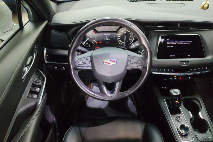 Used Cadillac XT4 2018 28T Two-Wheel-Drive Luxury Model
