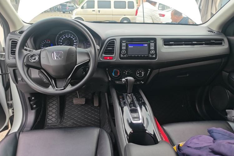 Used Honda Vezel 2017 1.5L CVT 2WD Comfort Model Center Console