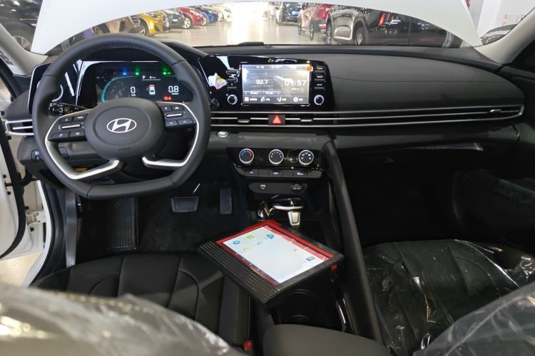 Used Hyundai Elantra 2023 1.5L CVT GLX Elite Edition
