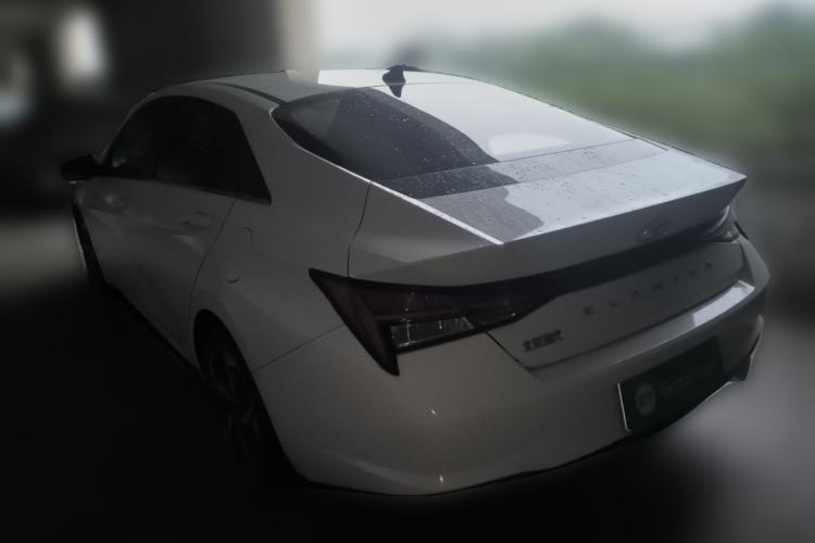 Used Hyundai Elantra 2021 1.5L CVT LUX Prestige Edition
