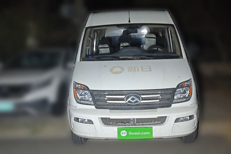 Used SAIC MAXUS Xintu V80 2023 2.0T Manual Classic Aoyuntong Power Version Short Wheelbase Mid-Height 5/6-Seater