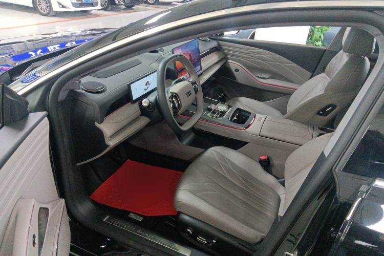 Used Geely Galaxy 8 2025 130km EM-P Starship Edition
