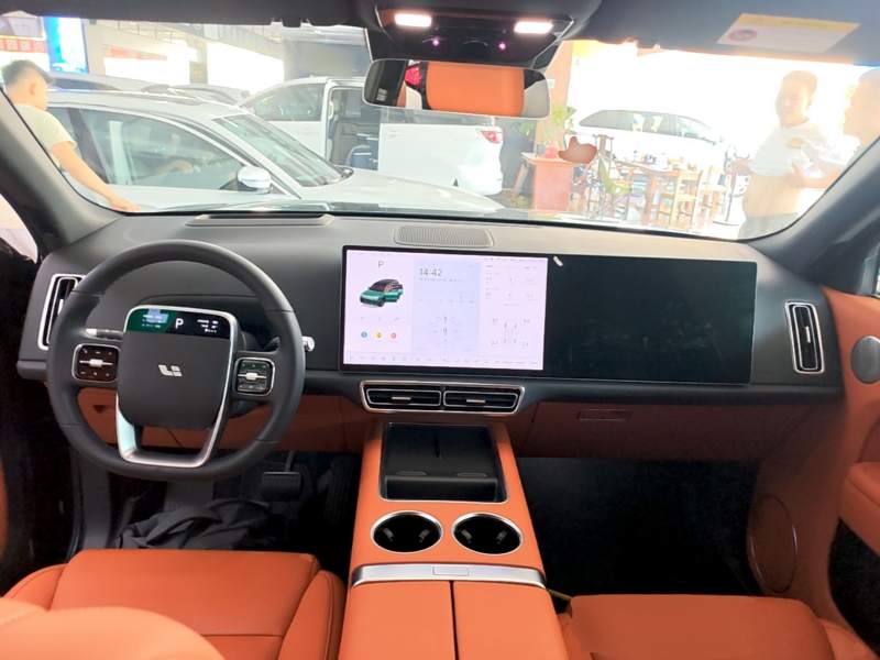 Used Li Auto L8 2023 Air model — 9