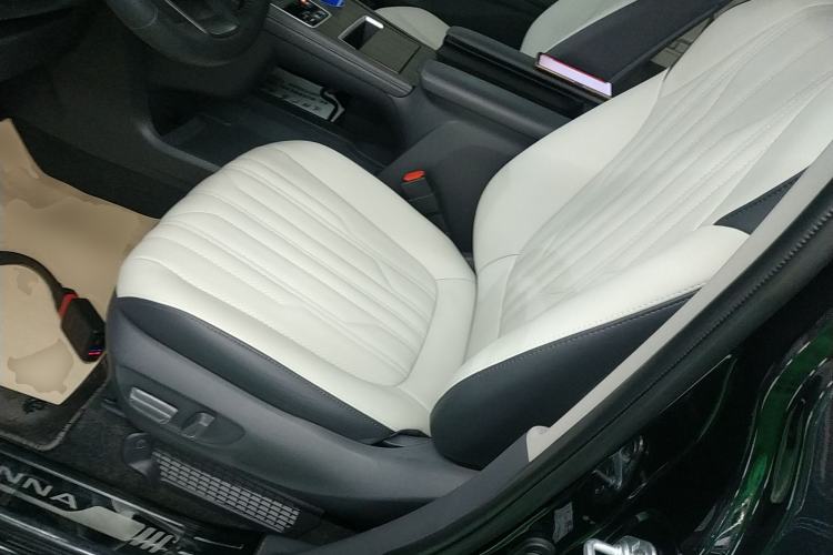 Used Toyota SIENNA 2024 2.5L Hybrid Comfort Edition Left Front Seat