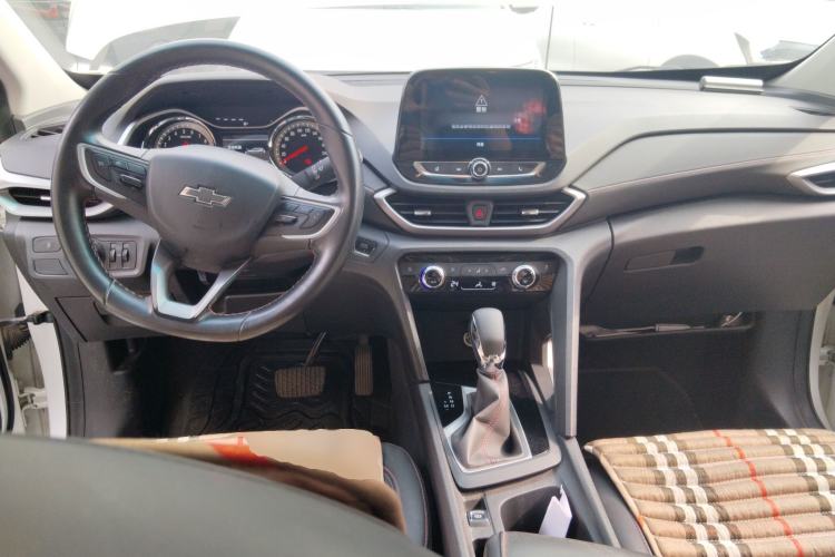 Used Chevrolet Orlando 2019 Redline 530T Automatic Enjoyment Version (5+2 Seating) China VI Center Console