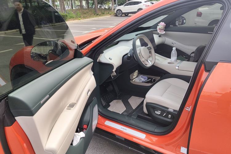 Used Xiaomi Auto YU7 2025 Ultra-Long Range Rear-Wheel Drive Version Driver Seat