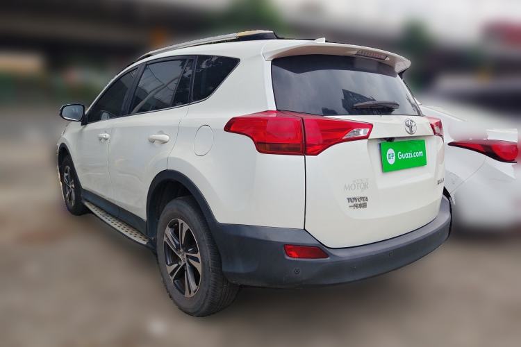 Used Toyota RAV4 2016 2.0L CVT Two-Wheel Drive Fashion Edition China V Standard
