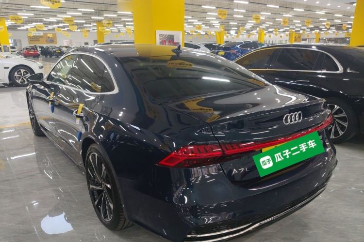 Used Audi A7L 2022 55 TFSI quattro S-line Zhiyuan Crystal Flow Package

