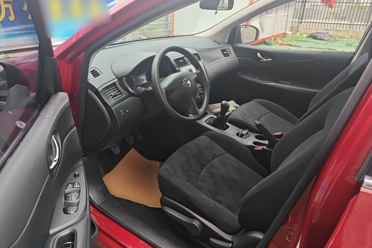 Used Nissan Tiida 2014 1.6L Manual Comfort Model
