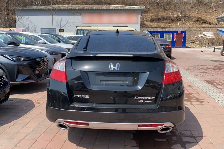 Used Honda Crosstour 2016 3.0L AWD Prestige Navigation Edition Exterior 4