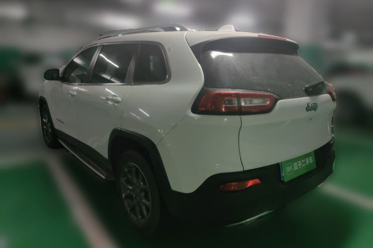 Used Jeep Cherokee 2017 2.0L Superior Edition