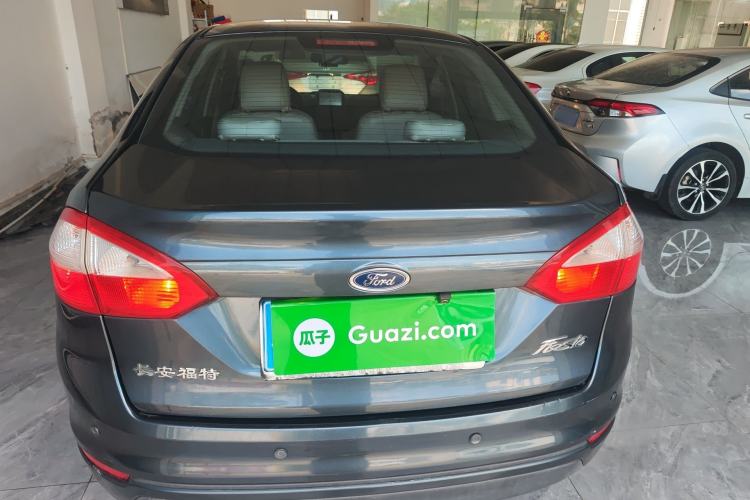 Used Ford Fiesta 2013 Sedan 1.5L Automatic Fashion Edition
