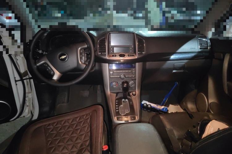 Used Chevrolet Captiva 2012 2.4L 4x4 Flagship Edition 7 Seats Center Console