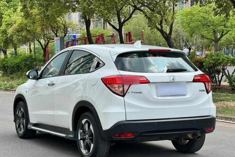 Used Honda Vezel 2016 1.8L CVT Front-Wheel Drive Pioneer Edition Exterior 5