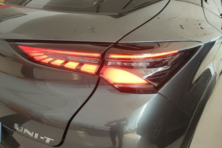 Used CHANGAN UNI-T 2020 1.5T Prestige Version Exterior 3