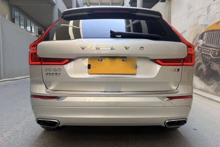 Used Volvo XC60 2021 T5 4x4 Smart Luxury Edition Exterior 3