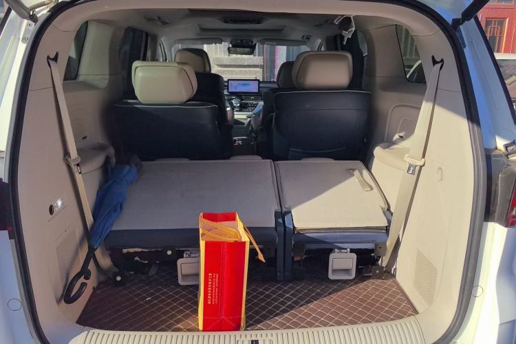 Used Roewe iMAX8 2021 400TGI Supreme Series Prestige Edition
