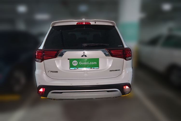 Used Mitsubishi Outlander 2020 2.4L 4x4 Zhi Xiang Edition 5 Seats Rear