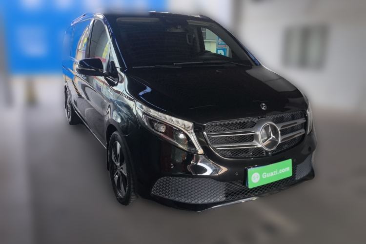 Used Mercedes-Benz V-Class 2020 V 260 Avantgarde Edition Front Right 45 Deg
