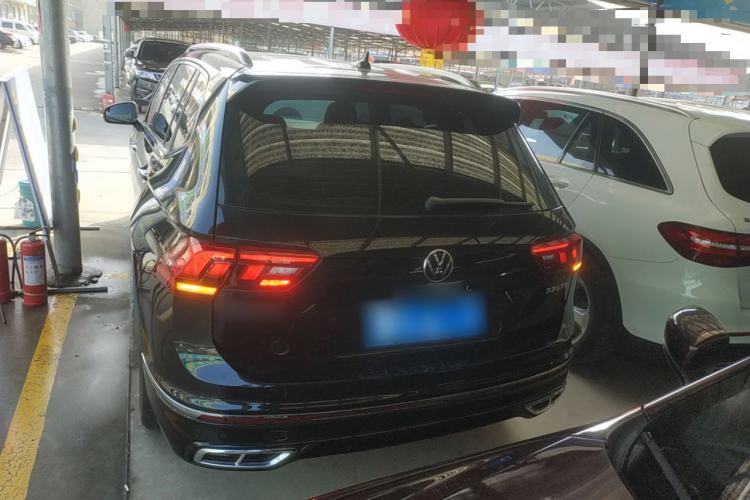 Used Volkswagen Tiguan L 2024 Outstanding Model 330TSI Automatic Two-Wheel Drive R-Line Dragon Glory Edition Rear