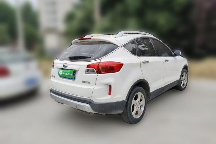 Used Bestune X80 2013 2.0L automatic comfort version
