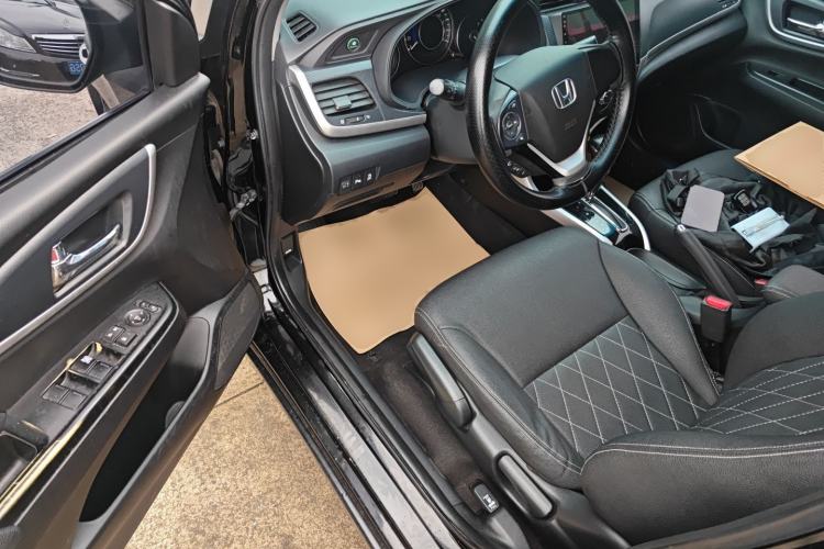 Used Honda Crider 2017 1.8L CVT Luxury Special Edition Driver Seat