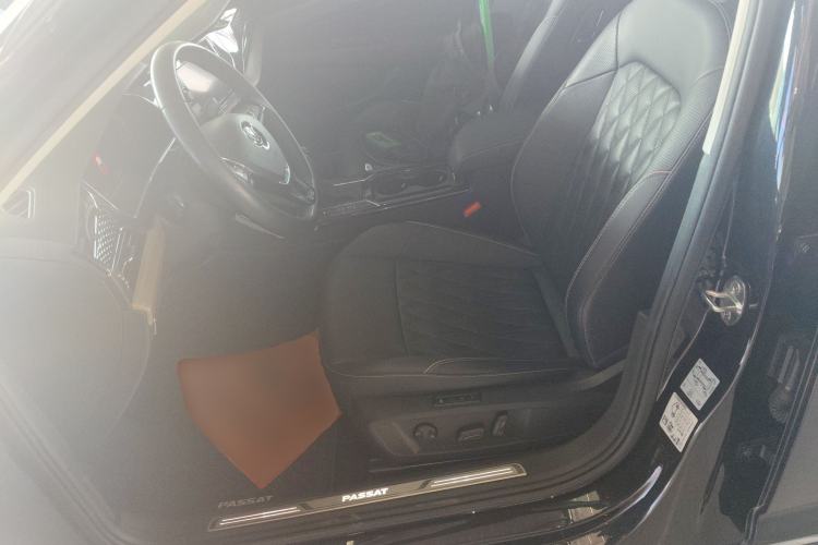 Used Volkswagen Passat 2019 330TSI Luxury Edition China VI Standard