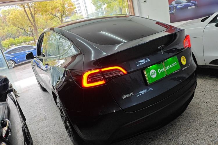 Used Tesla Model Y 2024 Rear-Wheel-Drive Version Rear Left 45 Deg