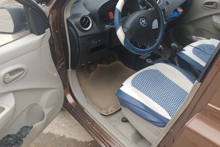 Used Venucia R30 2014 1.2L Manual Enjoyment Edition