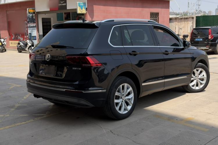 Used Volkswagen Tiguan 2018 330TSI All-Wheel-Drive Innovation Model Exterior 1