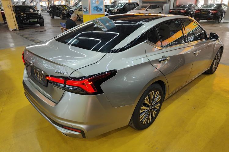 Used Nissan Teana 2025 Model 2.0L XL-TLS Enjoyment Edition
