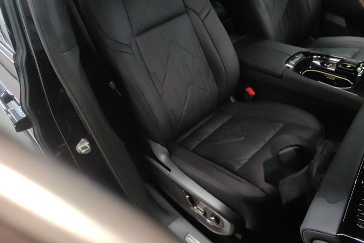 Used Zeekr 009 2024 7-Seater Aisle Version 108 kWh