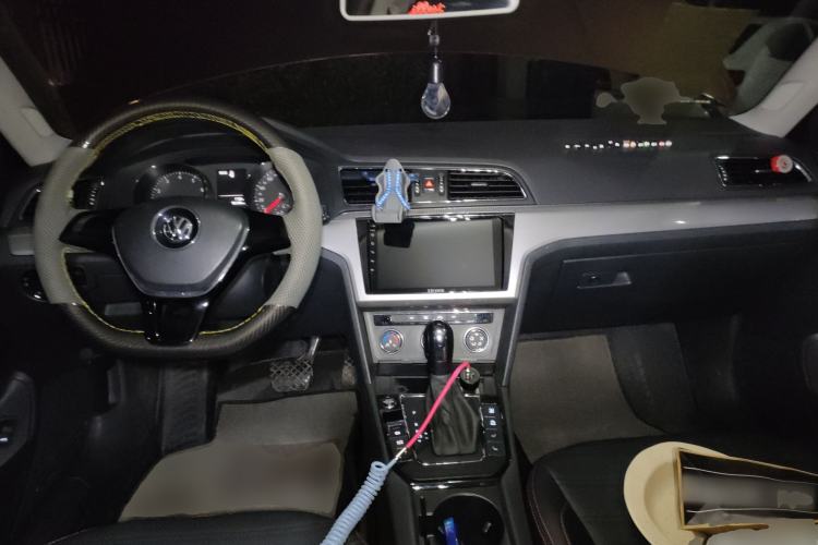 Used Volkswagen Lamando 2015 230TSI DSG Fashion Edition Center Console