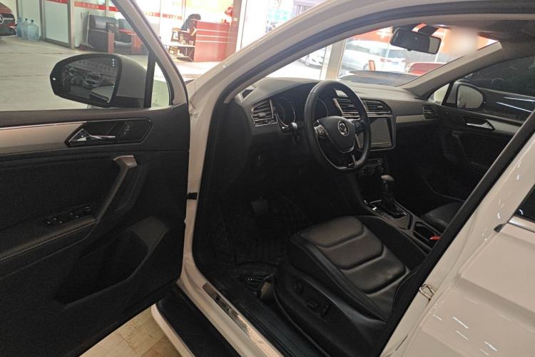 Used Volkswagen Tiguan L 2021 330TSI Automatic Two-Wheel Drive Smart Edition