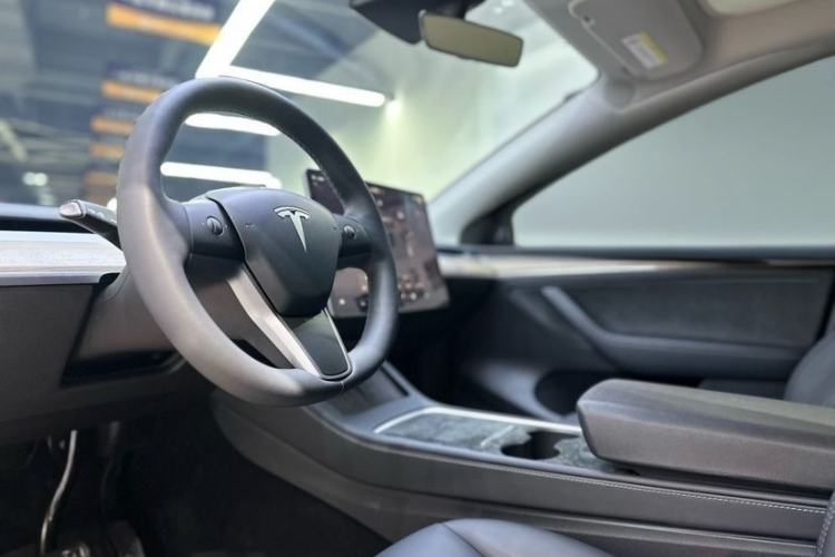 Used Tesla Model Y 2021 Revised Version 2 Long-Range All-Wheel-Drive Edition