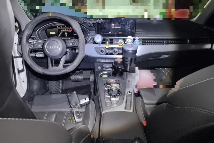 Used Audi A4L 2022 40 TFSI Fashion Dynamic Model Center Console