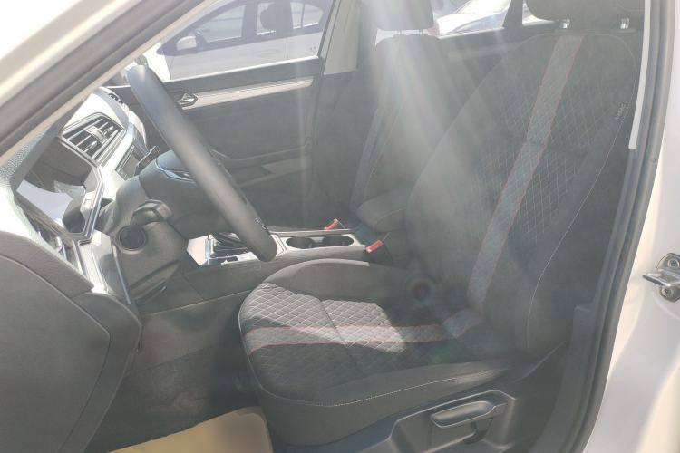 Used Volkswagen Lamando 2019 230TSI DSG Fashion Edition China VI Left Front Seat